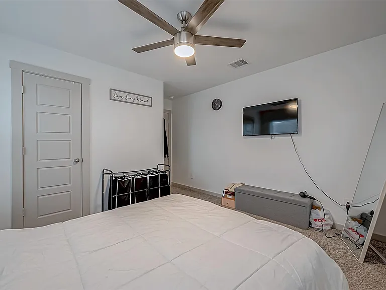 6850 Amber Cliff Ln — Photo 34