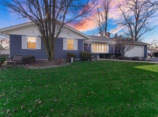 118 Park Manor Dr, Dyer, IN 46311