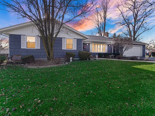 118 Park Manor Dr, Dyer, IN 46311