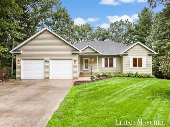 7099 Oak Shore Dr, Twin Lake, MI 49457