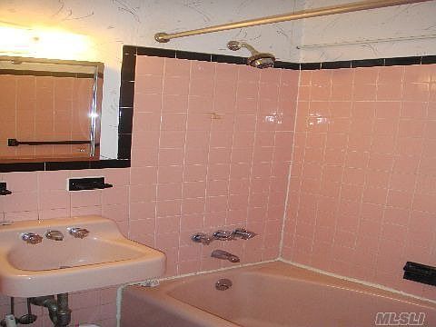 5th image of 8875 Eldert Ln