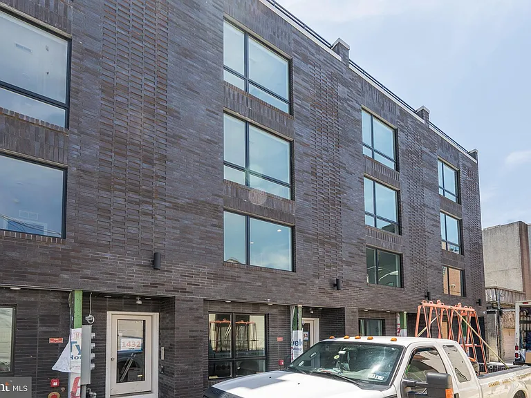 1432 Clymer St #3 — Photo 24