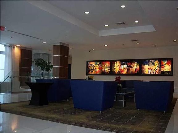 4th image of 1800 N Bayshore Dr APT 310
