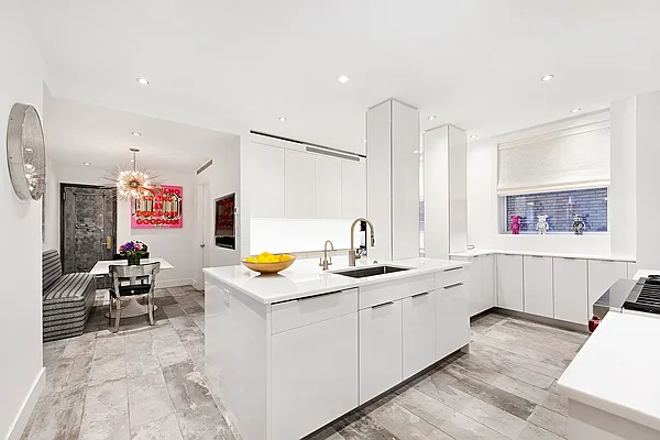 Sold by Sloane Square | media 6