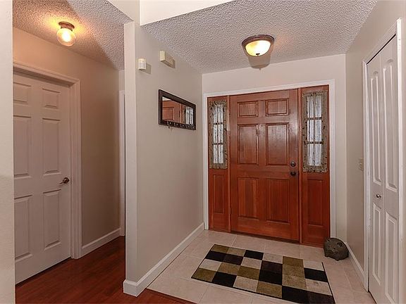 3rd image of 234 River Chase Dr
