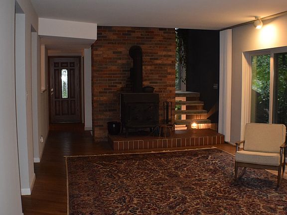 4th image of 340 Irle Ln