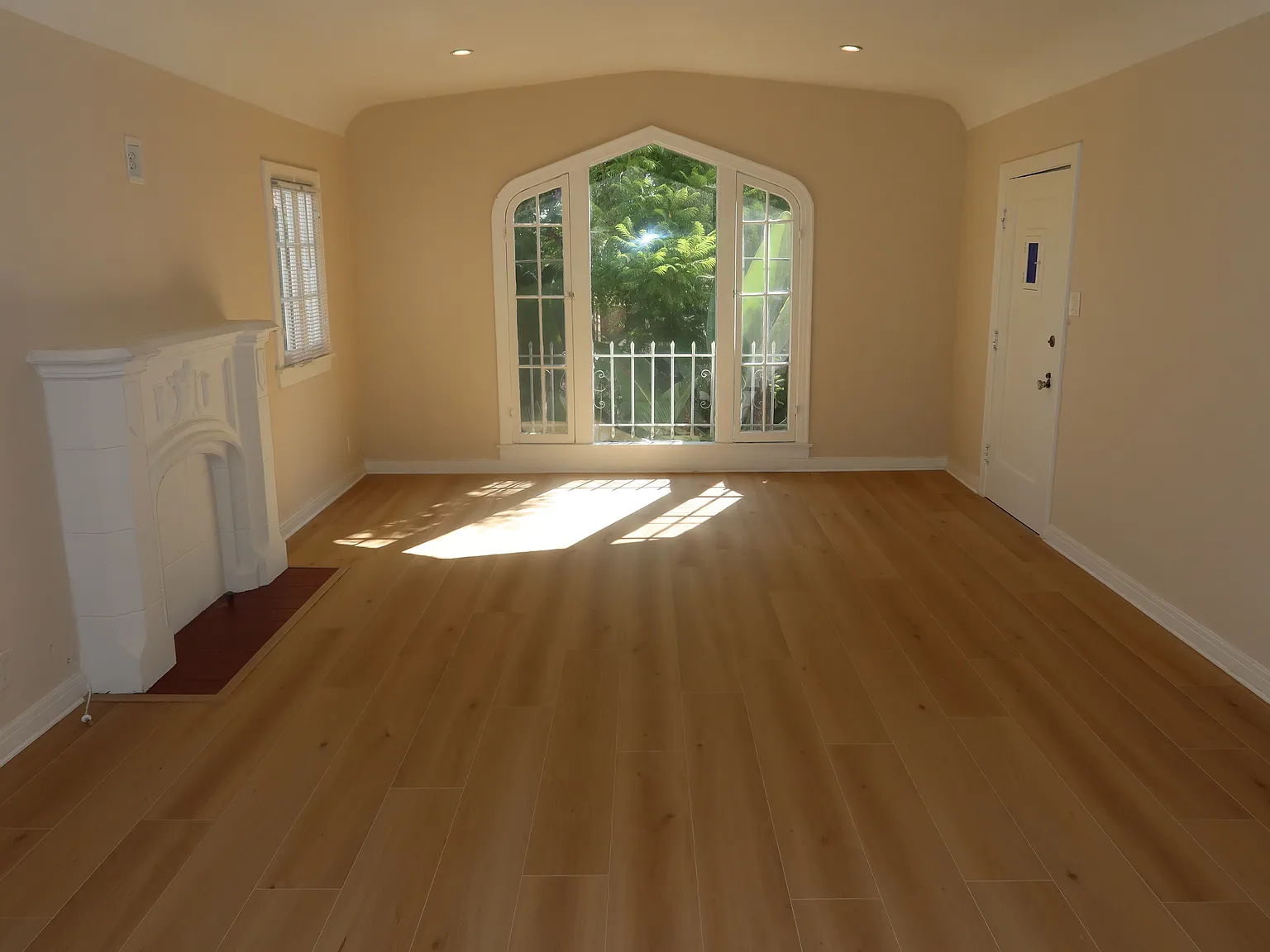 2 bed, 1450 sqft, $3,825 — Photo 2