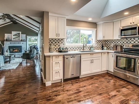 3rd image of 17120 SE 35th St