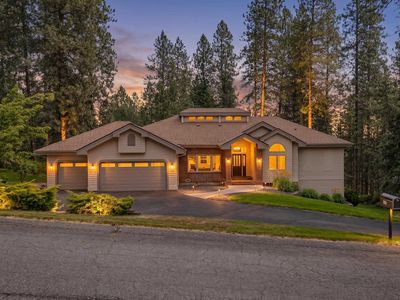 8912 N Oakland Rd, Newman Lake, WA, 99025