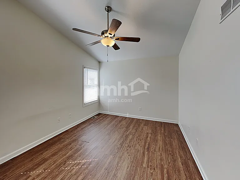 5545 Stevens Dr — Photo 10