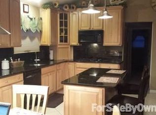 11 High Pasture Cir, Dix Hills, NY 11746