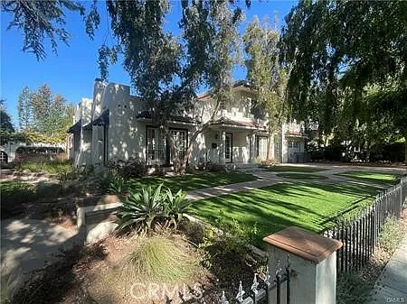 3 bed, 2238 sqft, $5,500 — Photo 2
