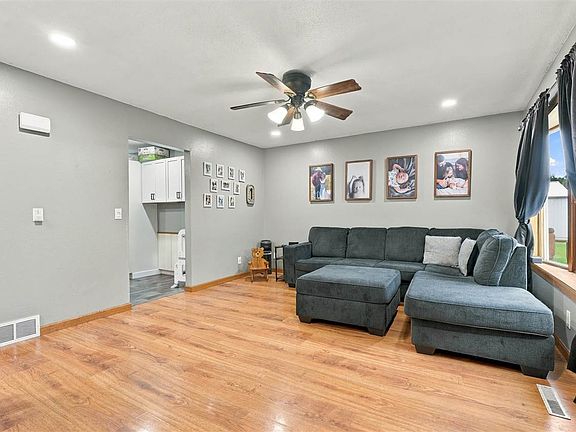4th image of 210 Water St