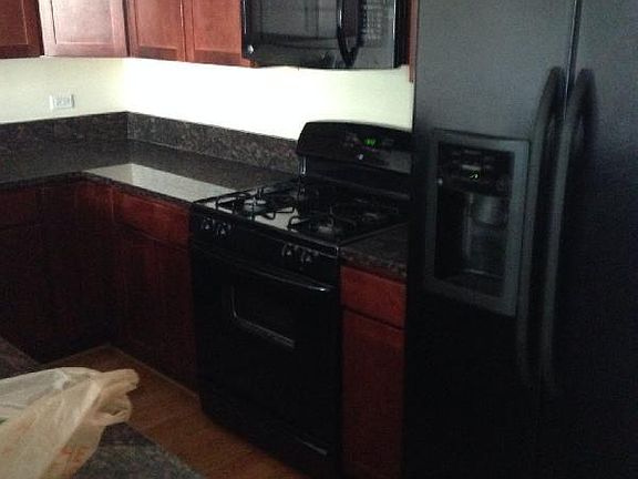 2nd image of 2920 N Sacramento Ave #201