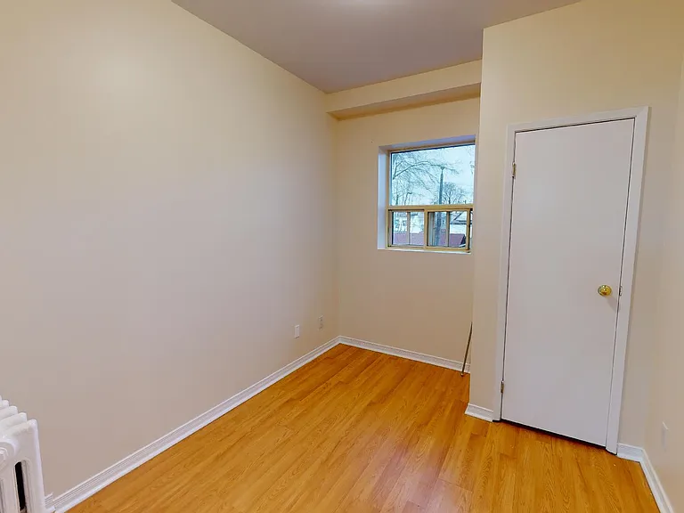 2938 Danforth Ave — Photo 6