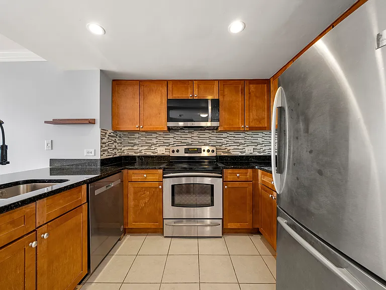 100 Old Palisade Rd #801 — Photo 4