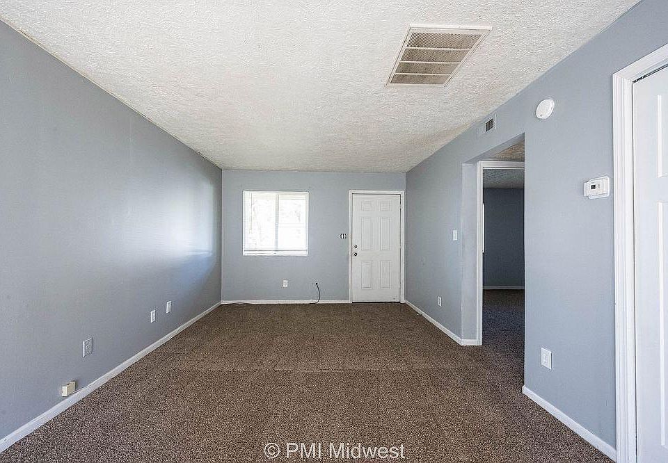 1st image of 2926 Oxford Ln