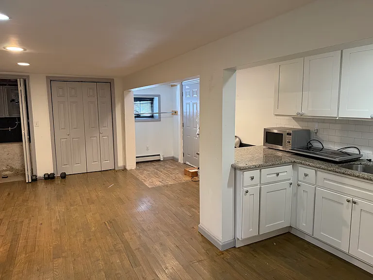 61 Lake St #1B — Photo 6