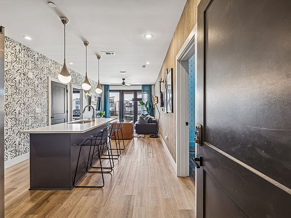 3rd image of 303 31st Ave N #413