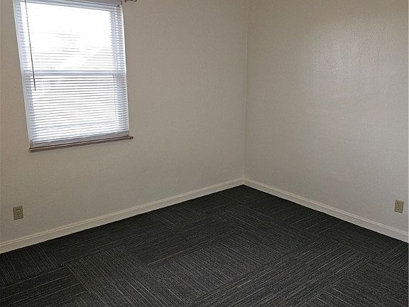 5th image of 217 N Cherrywood Ave