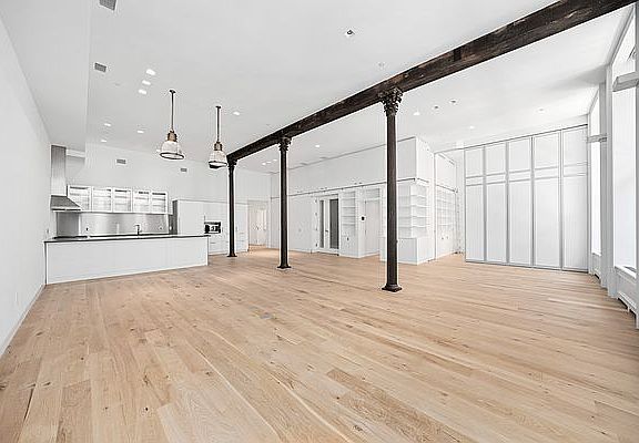 3rd image of 131 Duane St APT 3E