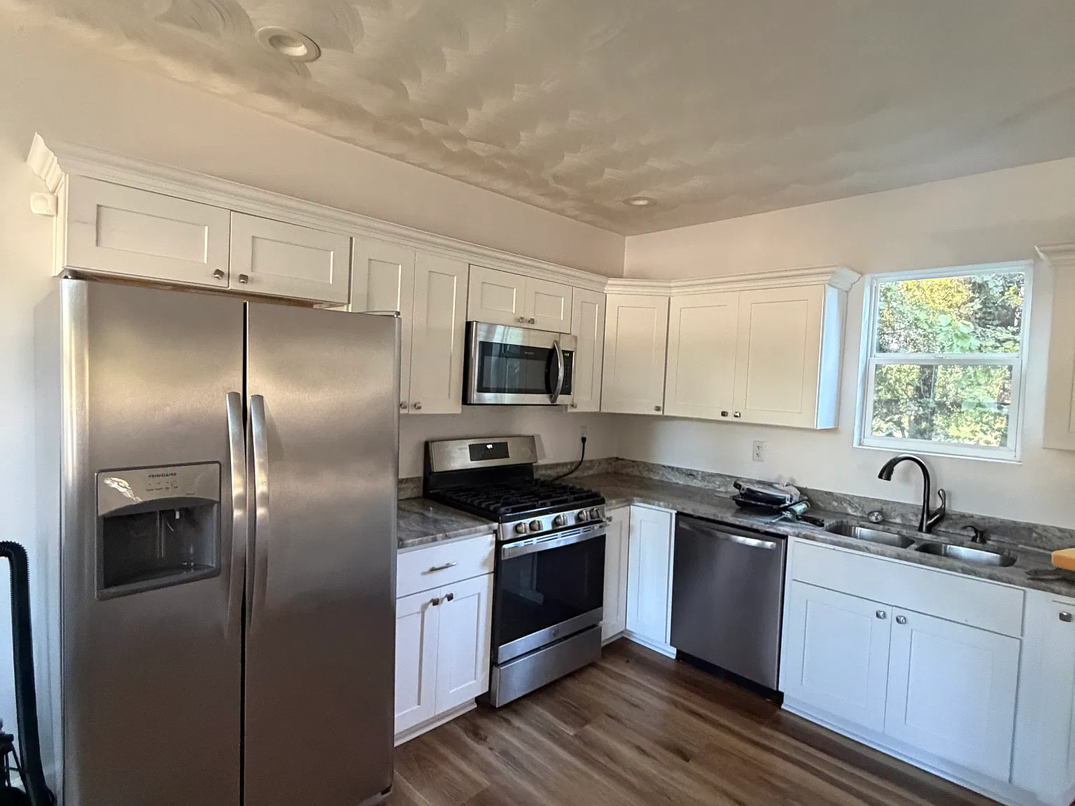 3 bed, 2.5 bath, 1262 sqft, $2,600 — Photo 3