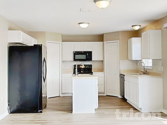 5th image of 3691 Wellington Ln