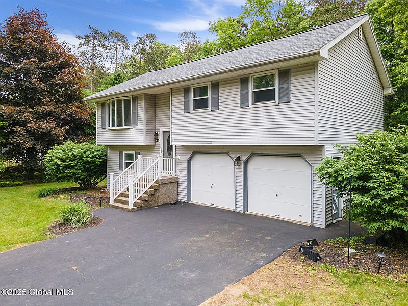 4th image of 21 Wineberry Lane
