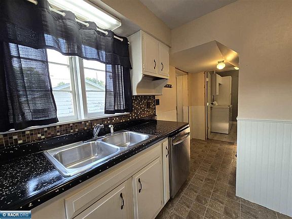5th image of 702 6th St NW