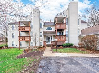 1304 Cedarwood Dr APT D3, Westlake, OH