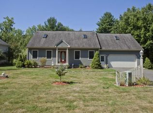 427 Old Farm Rd, Amherst, MA 01002