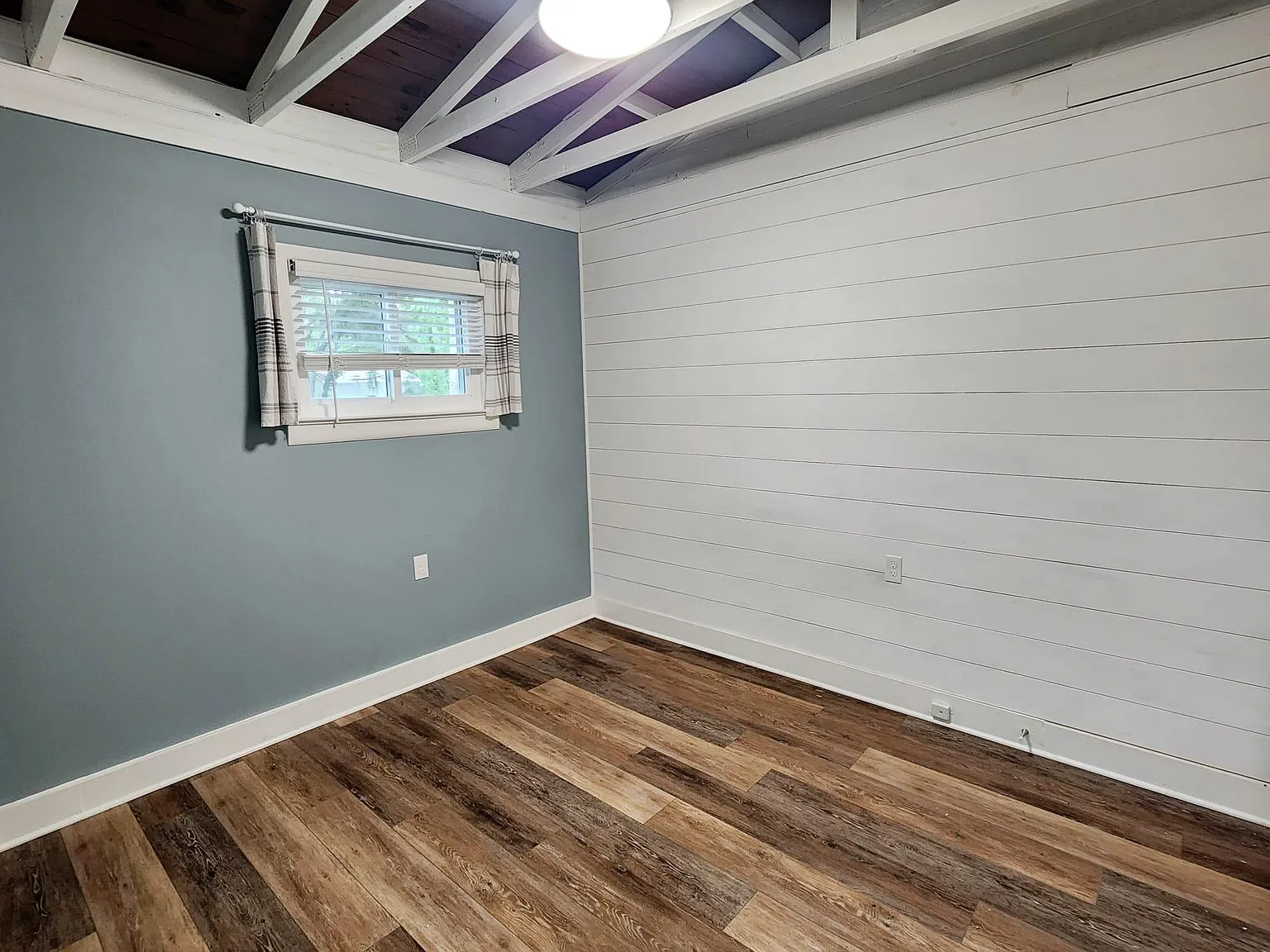 3 bed, 1088 sqft, $1,900 — Photo 4