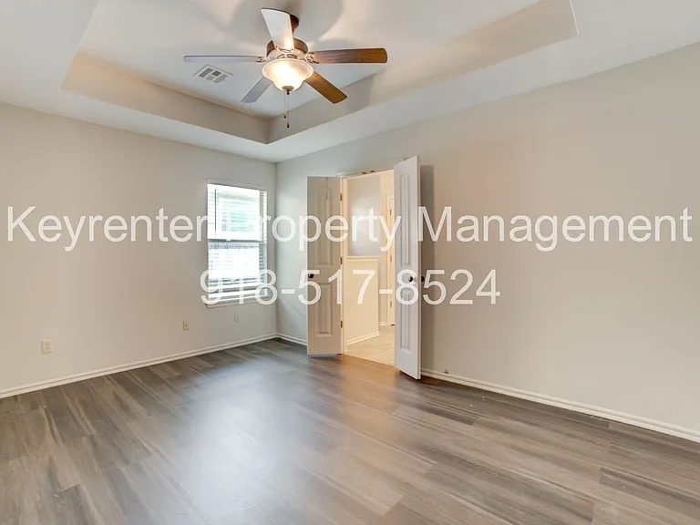 1911 W Canton Pl — Photo 21