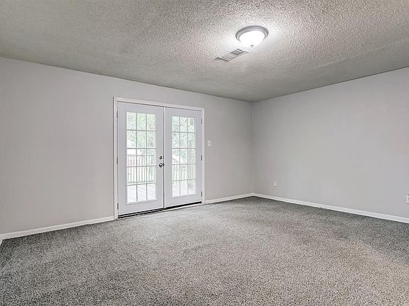 4th image of 2502 N Houston Dr