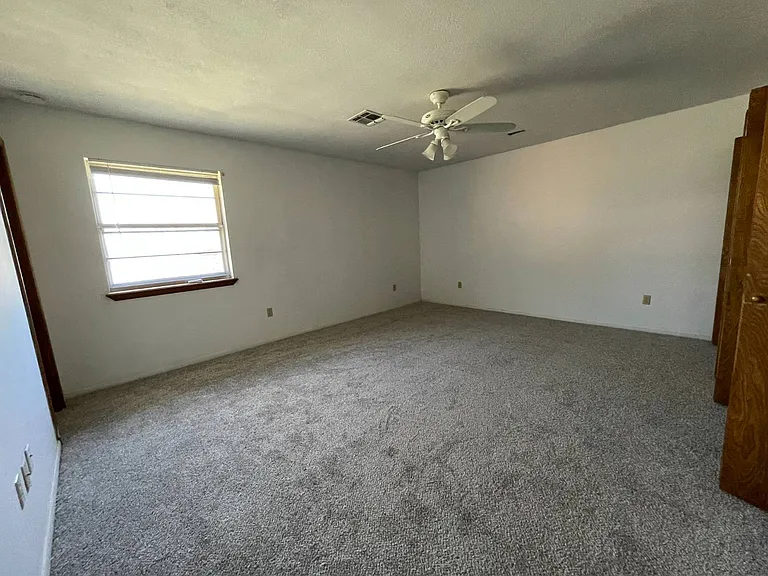 54 Sharon Rd — Photo 26