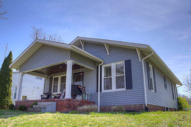 1st image of 820 W Parrish Ave