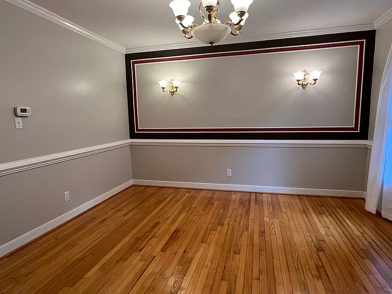 331 Glenpark Ln — Photo 3
