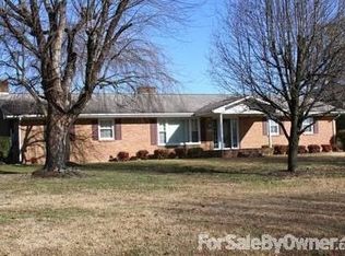 498 Bluemont Rd, Mount Airy, NC 27030