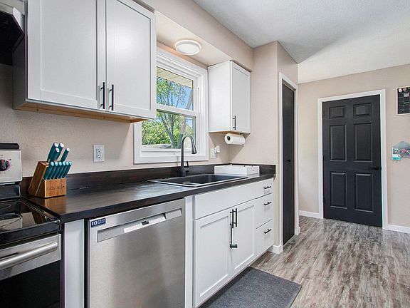 4th image of 3656 Arbor St