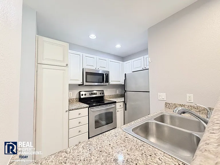 2609 S 272nd St #33 — Photo 11