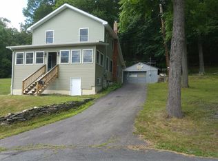 919 Oakland St, Hawley, PA 18428