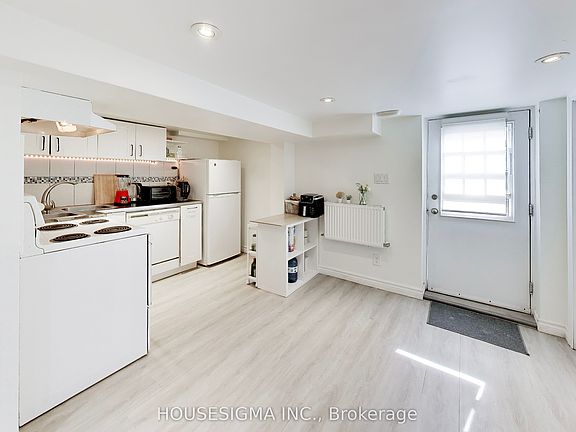 4th image of 152 Linsmore Cres