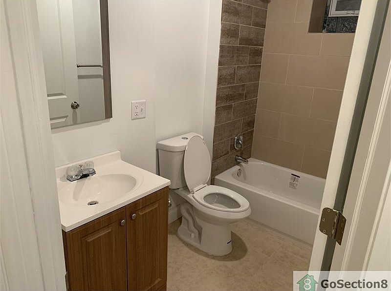 2nd image of 6652 S University Ave #3B