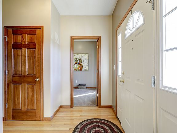 4th image of 5 Sand Lake Ct