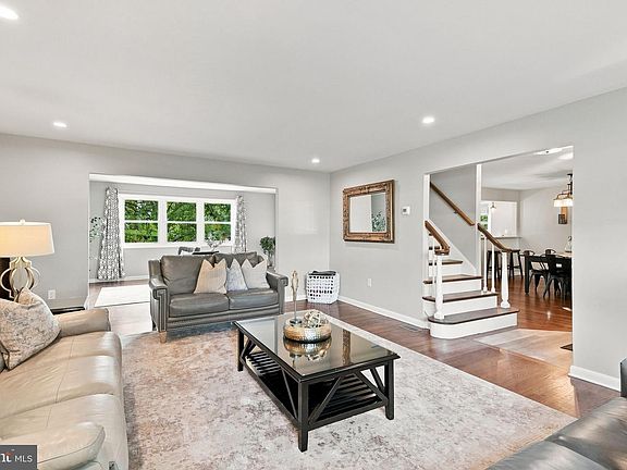 4th image of 161 Schoolhouse Ln