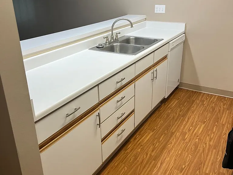Deer Park Apartments — Photo 54