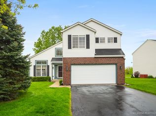 811 Blossom Ln, Oswego, IL 60543