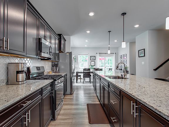 3rd image of 45483 Woodslea Way