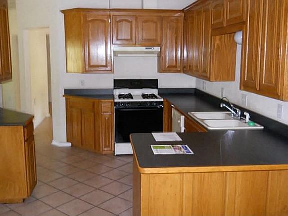 3rd image of 12024 Linkcrest Dr S