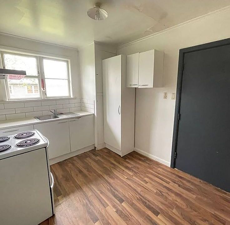2nd image of 5757 Auburn Rd #5757